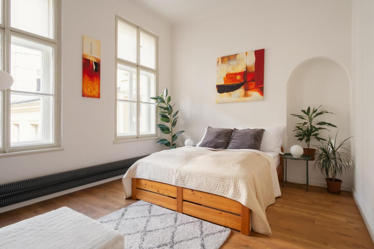 Apartment Days - Spacious Designer In Center - Powder Tower *
